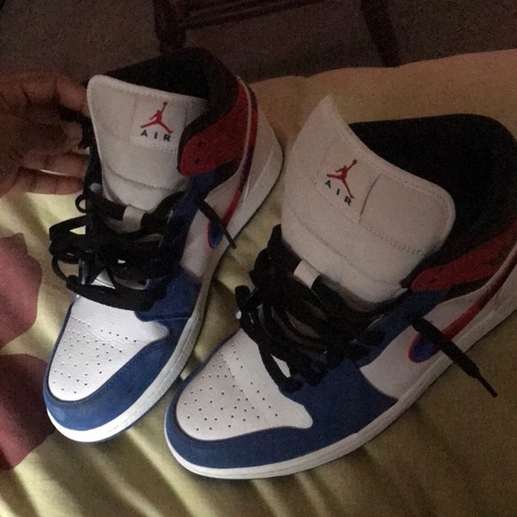 Air Jordan’s 1 mid size at 10.5 - Picture 1 of 5